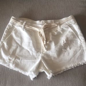 NEVER BEEN WORN white shorts from AERIE